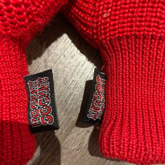 Hockey sockey mittens. Winter classic 2014 edition. GUC. ❄️ - Picture 4 of 5